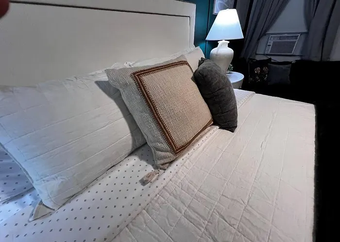 Plush King Bed Xtra Cozy Stay