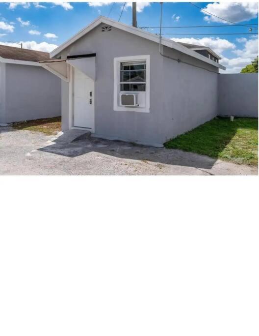 Plush King Bed Xtra Cozy Chalet Pahokee