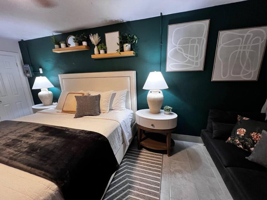 Plush King Bed Xtra Cozy Chalet *